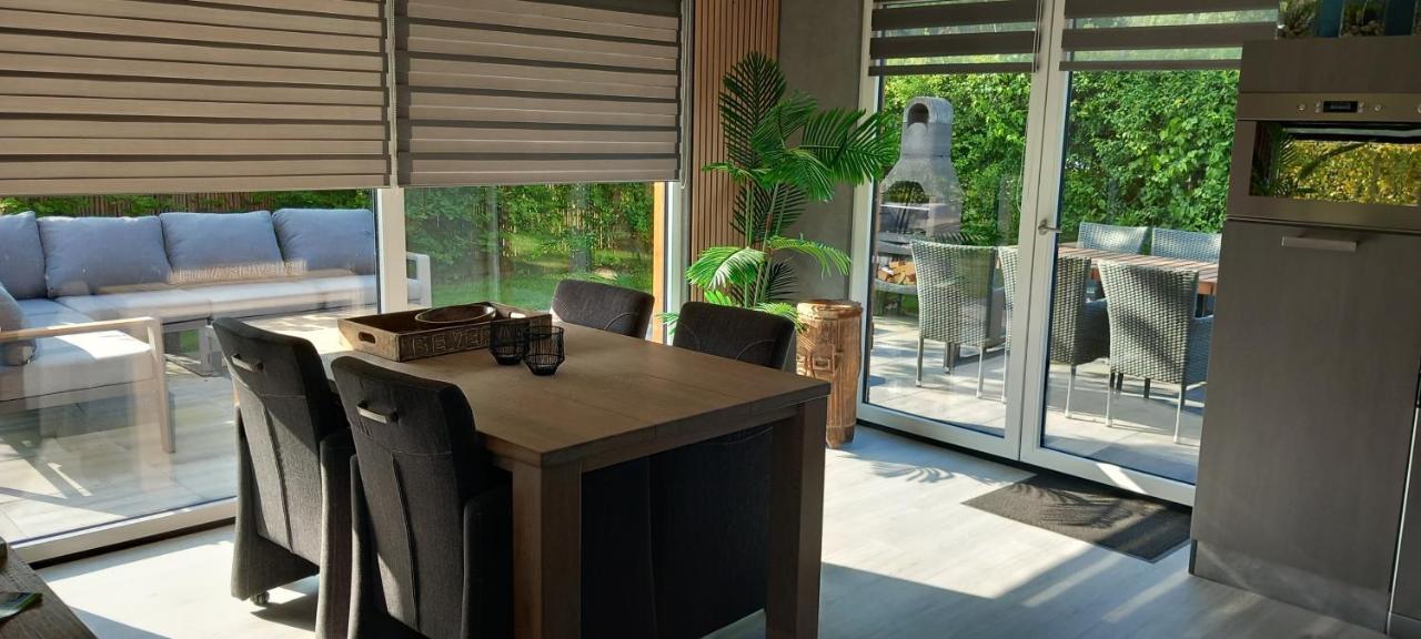 Luxe Recreatie Bungalow No 10 Scherpenisse Buitenkant foto